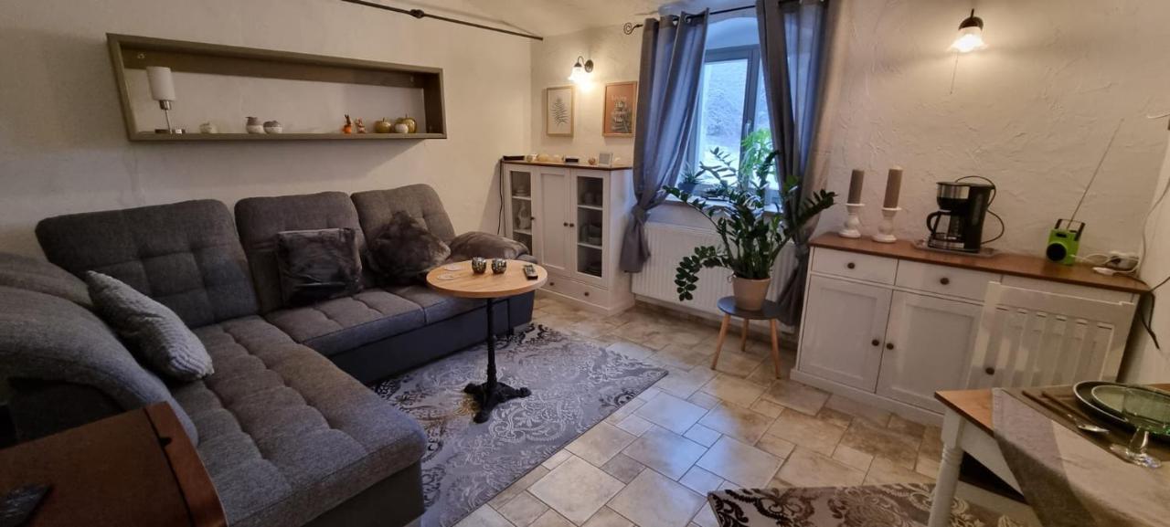 Monteur-Ferienwohnung Ot Naundorf Naundorf  Extérieur photo